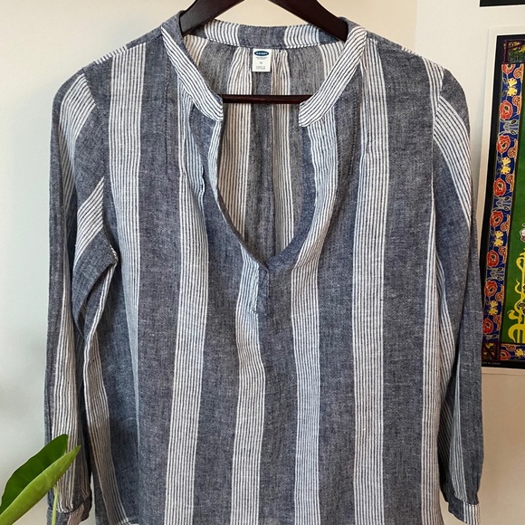 Old Navy long sleeve - Picture 3 of 3